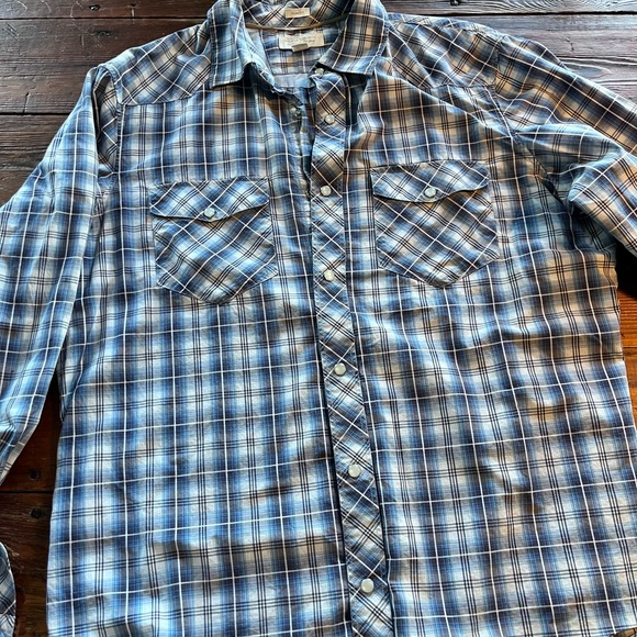 Banana Republic size large western button down. - Picture 2 of 5